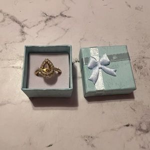 NWOT Gold colored ring